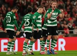 打上瘾了🤣詹姆斯韦德波什重聚，结果研究起了高尔夫空气挥杆~